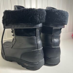 UGG AUSTRALIA BUTTE II 1005582K BLACK KIDS LACE UP SNOW BOOTS
